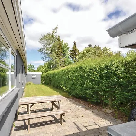 Vakantiehuis Three-bedroom Holiday In